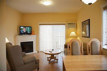 Desert Surfside Waterfront Accommodations Osoyoos Exterior foto